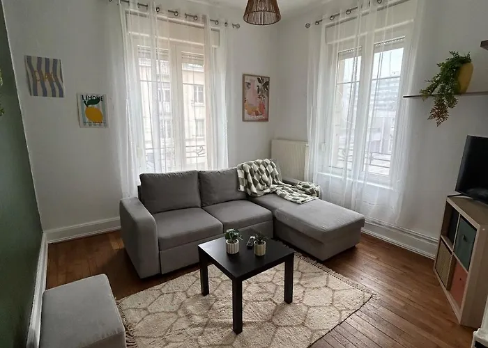 Апартаменты Le Blandan Chic Proche Thermal